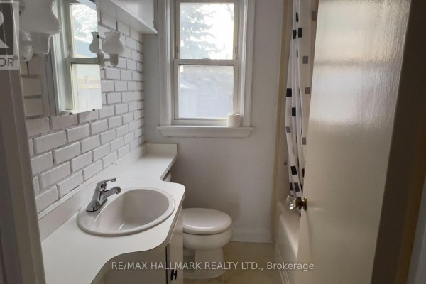 10 Adele Avenue, Toronto, ON, photo 3