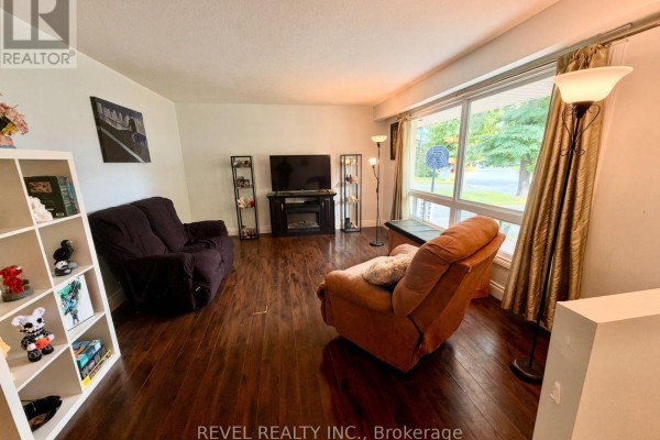 10 Agincourt Gardens, London South, ON N5Z4E3 Photo 2