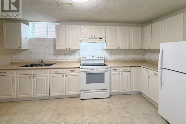 Laundry room - 10 Aishford Road, Bradford West Gwillimbury, ON L3Z3E3 Photo 4