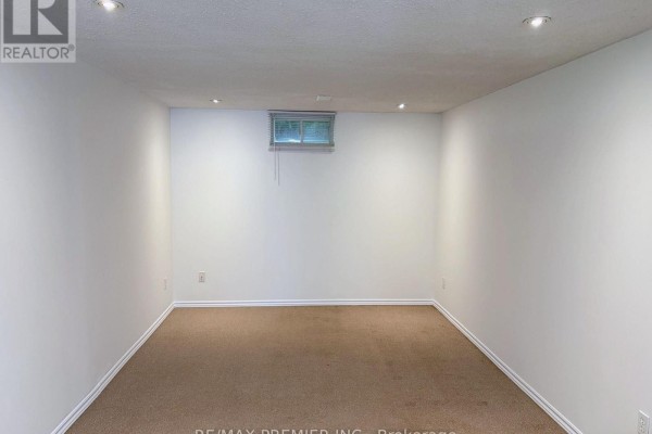 10 Aishford Road, Bradford West Gwillimbury, ON L3Z3E3 Photo 5