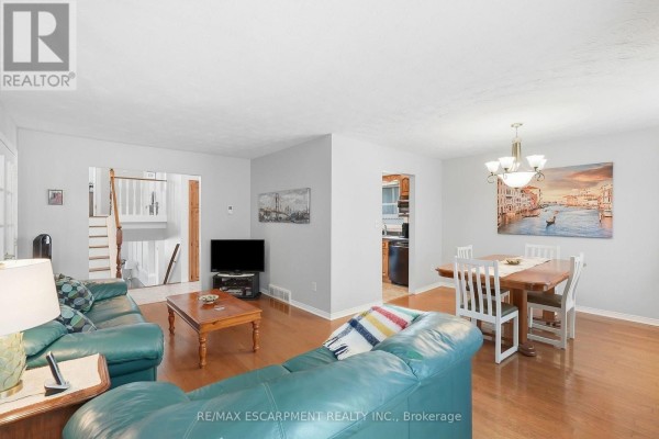 Bedroom 5 - 10 Audubon Street N, Hamilton, ON L8J1P7 Photo 5