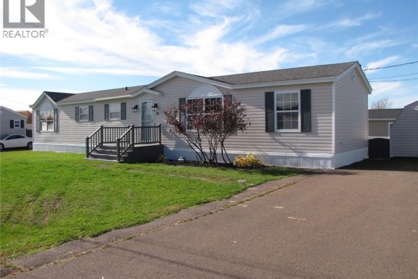 Kitchen - 10 Avery Street, Moncton, NB E1H3M2 Photo 4
