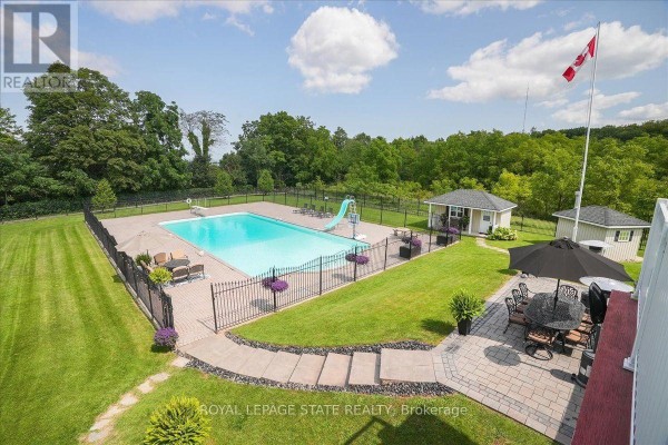 10 Azalea Court, Hamilton, ON, photo 2