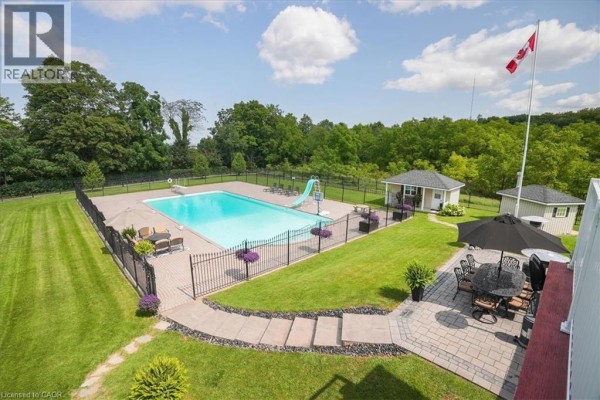 10 Azalea Court, Stoney Creek, ON, photo 2