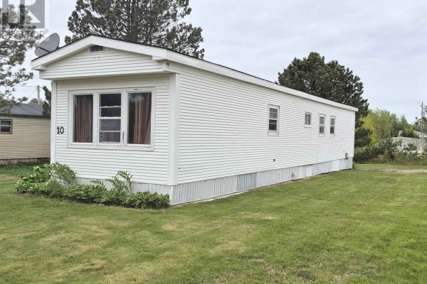 Laundry / Bath - 10 Bayview Drive, Amherst, NS B4H4E7 Photo 4