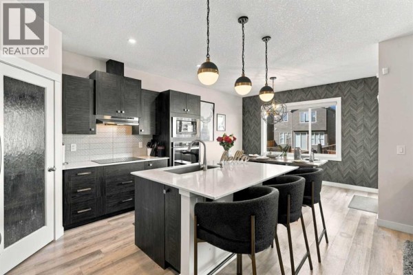 Kitchen - 10 Belmont  Sw, Calgary, AB T2X4H7 Photo 2