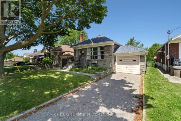 10 Belmore Avenue, Toronto, ON, photo 3