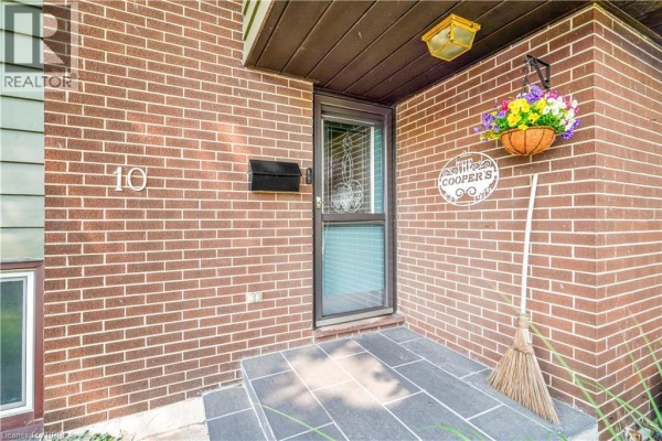 2pc Bathroom - 10 Brier Crescent, Brantford, ON N3R3M6 Photo 5