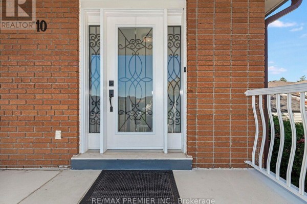 Kitchen - 10 Bruno Court, Toronto, ON M9L2J3 Photo 3