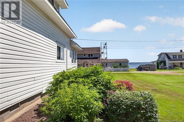 3pc Bathroom - 10 Burden Lane, Shediac Cape, NB E4P8S1 Photo 4