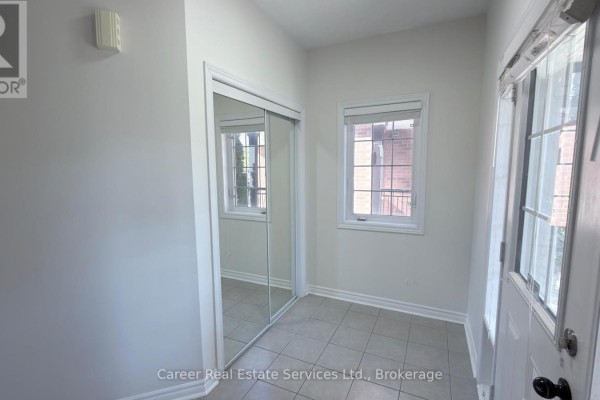 Eating area - 10 Campview Street, Whitby, ON L1R0K5 Photo 3