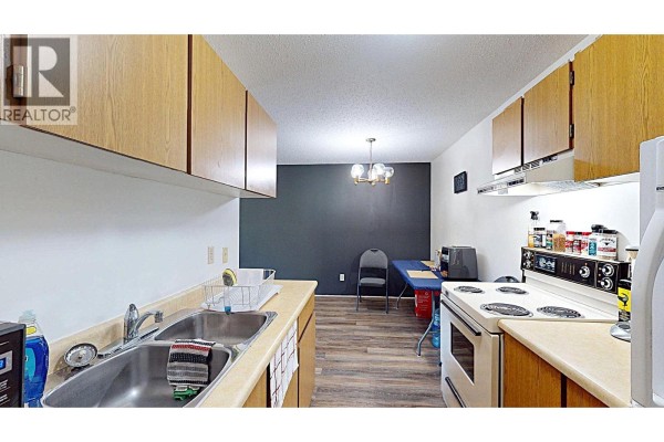 Living room - 10 Cariboo Drive Unit# 408, Elkford, BC V0B1H0 Photo 5