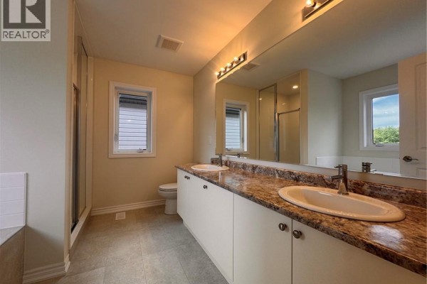 4pc Ensuite bath - 10 Chapman Road, Paris, ON N3L0R6 Photo 4
