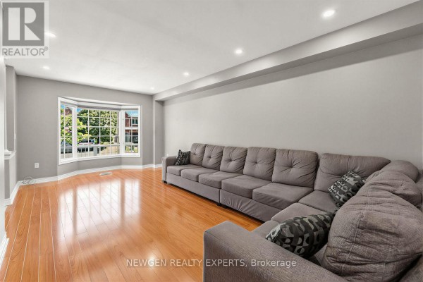 Eating area - 10 Checkerberry Crescent, Brampton, ON L6R2T2 Photo 5