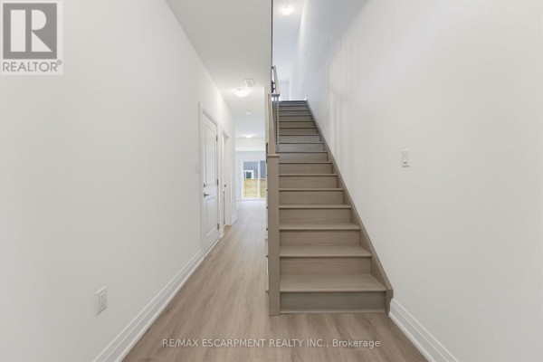 10 Clear Valley Lane, Hamilton, ON, photo 2