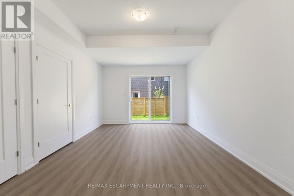 10 Clear Valley Lane, Hamilton, ON, photo 3