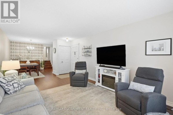 Recreation room - 10 Courtland Avenue, Hamilton, ON L9C5Z2 Photo 4