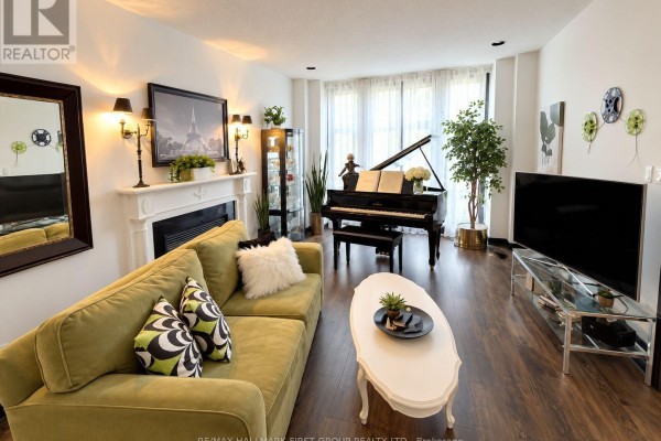 Kitchen - 10 Darley Street, Ajax, ON L1T3X8 Photo 4