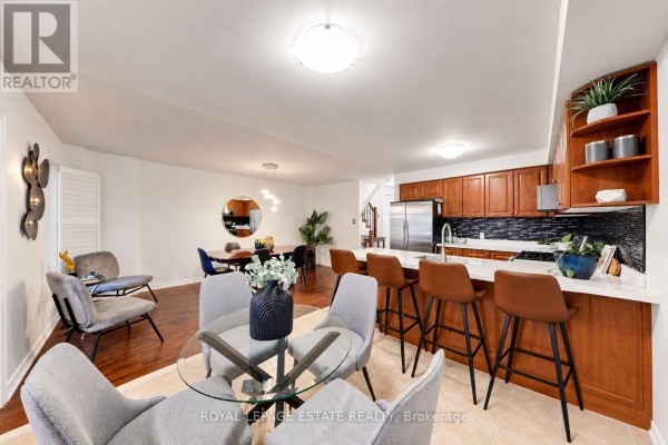Great room - 10 Dooley Crescent, Ajax, ON L1T4J4 Photo 3