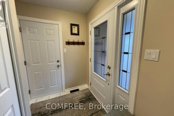 10 Durbin Court, Ottawa, ON, photo 2