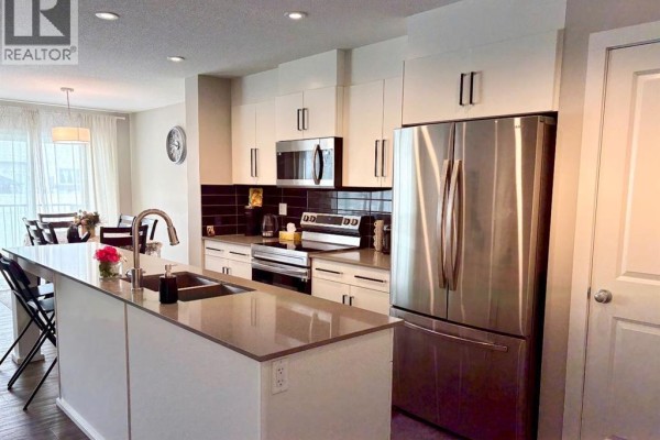 2pc Bathroom - 10 Earl Close, Red Deer, AB T4P3G5 Photo 5