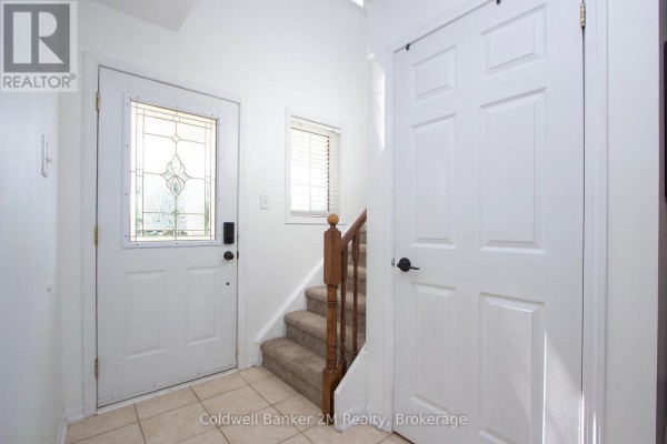 Primary Bedroom - 10 Eldad Drive, Clarington, ON L1C5L1 Photo 4