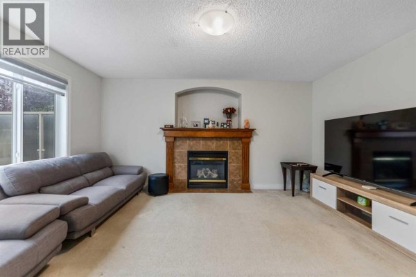 Kitchen - 10 Evansmeade Manor Nw, Calgary, AB T3P1B5 Photo 3