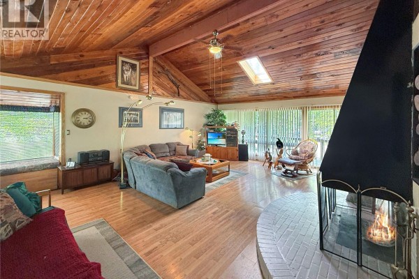 Living room - 10 First Avenue, Candle Lake, SK S0J3E0 Photo 2