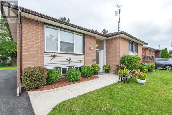 10 First Avenue, Port Colborne, ON L3K5N4 Photo 3