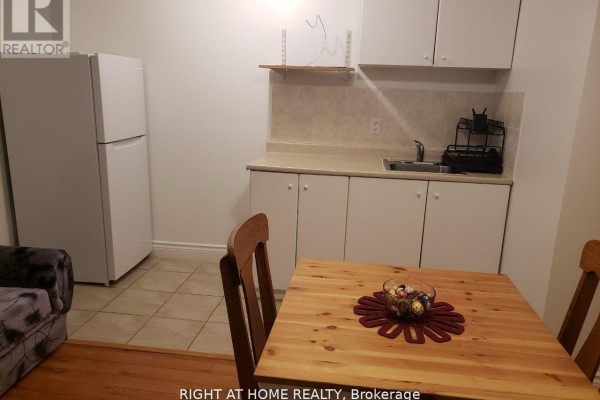 10 Fisico Court, Richmond Hill, ON L4B3Z2 Photo 5