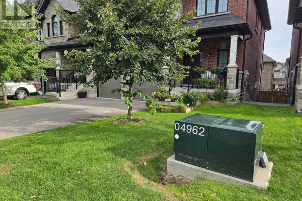 10 Gord Matthews Way, Uxbridge, ON L9P0E9 Photo 4