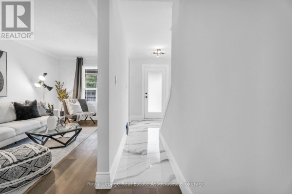 10 Gordon Street, Hamilton, ON, photo 2