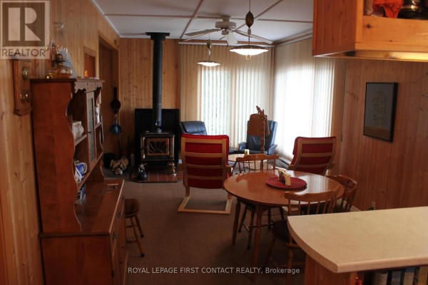Bedroom 2 - 10 Healey Lake Road, The Archipelago, ON P0C1H0 Photo 5