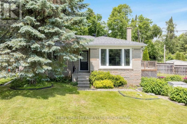 Living room - 10 Karen Crescent, Orillia, ON L3V3H1 Photo 2