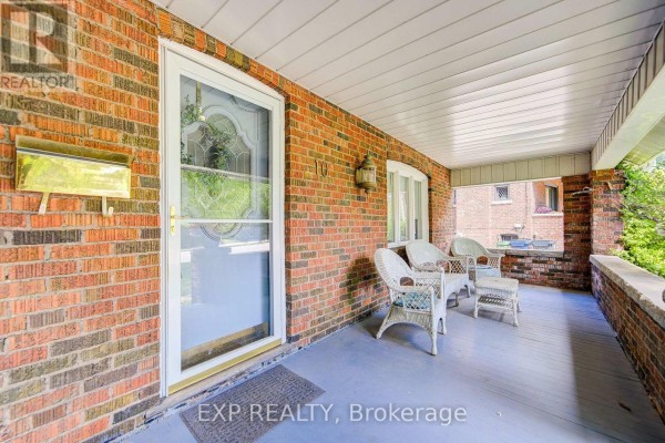 10 King Street Crescent, Toronto, ON, photo 2