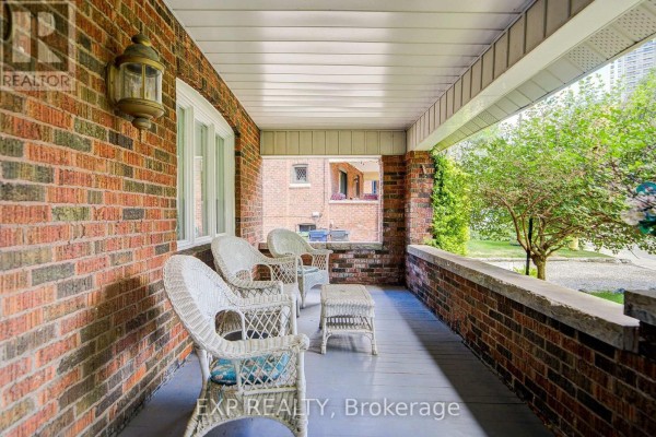 10 King Street Crescent, Toronto, ON, photo 3