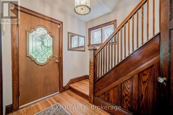 Kitchen - 10 King Street Crescent, Toronto, ON M9N1K6 Photo 4