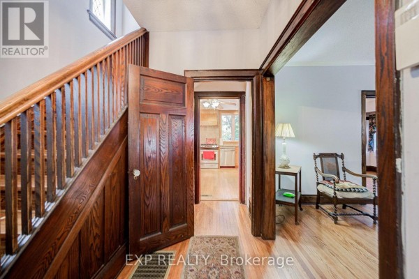 Primary Bedroom - 10 King Street Crescent, Toronto, ON M9N1K6 Photo 5