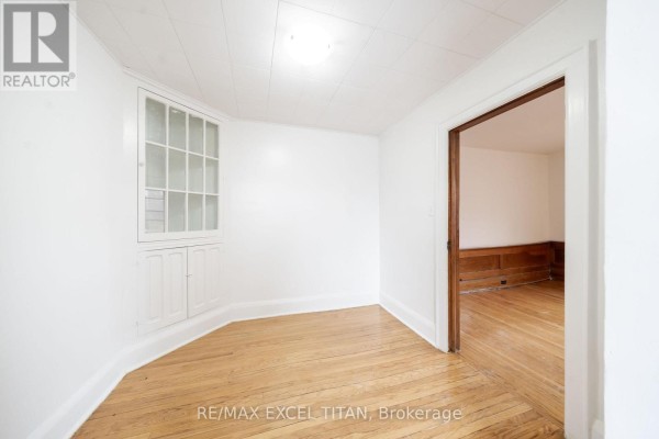 10 Kingston Road, Toronto, ON M4L2S4 Photo 3