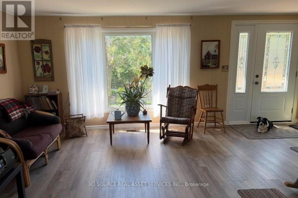 10 Lakeside Drive, Prince Edward County, ON K0K1T0 Photo 3