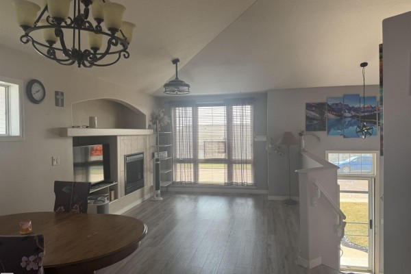 Family room - 10 Mackenzie Ranch Wy, Lacombe, AB T4L0A7 Photo 4