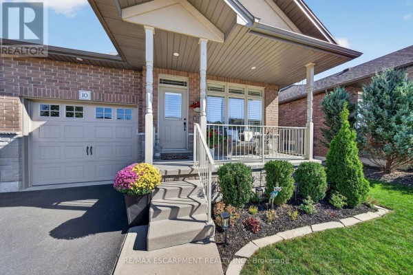 Kitchen - 10 Macneil Court, Haldimand, ON N0A1H0 Photo 3
