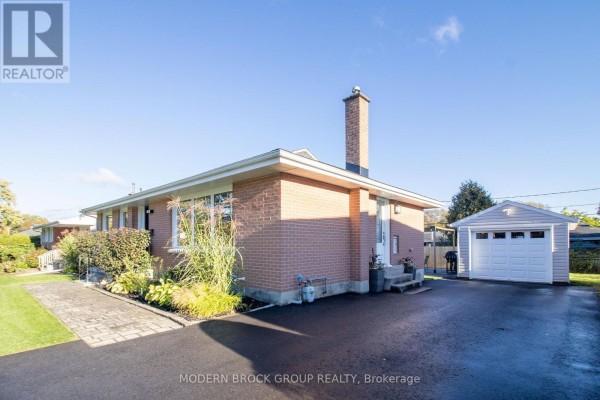 10 Manor Drive, Brockville, ON K6V3E6 Photo 3