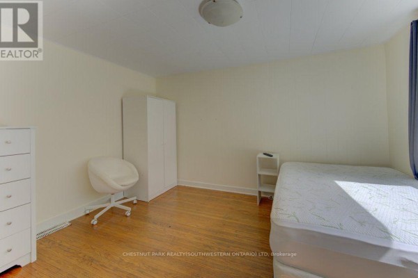 10 Marshall Street, Waterloo, ON N2J2T2 Photo 4