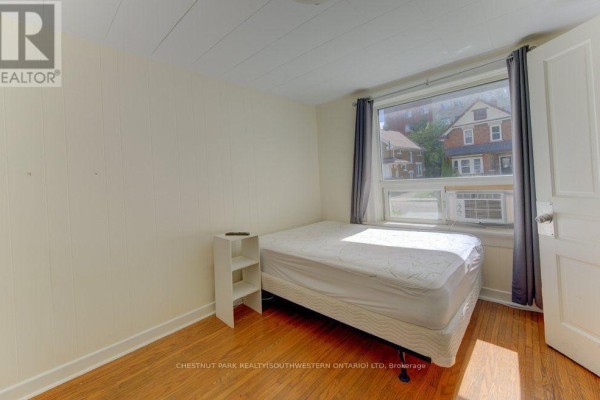 10 Marshall Street, Waterloo, ON N2J2T2 Photo 5