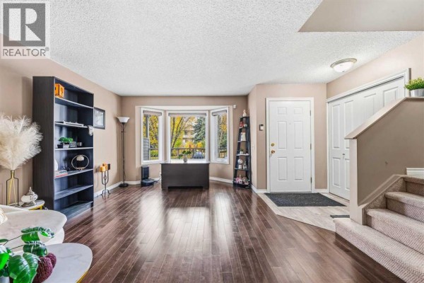 Family room - 10 Martin Crossing Court Ne, Calgary, AB T3J3P3 Photo 3