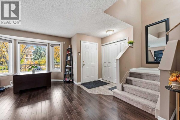 Kitchen - 10 Martin Crossing Court Ne, Calgary, AB T3J3P3 Photo 4