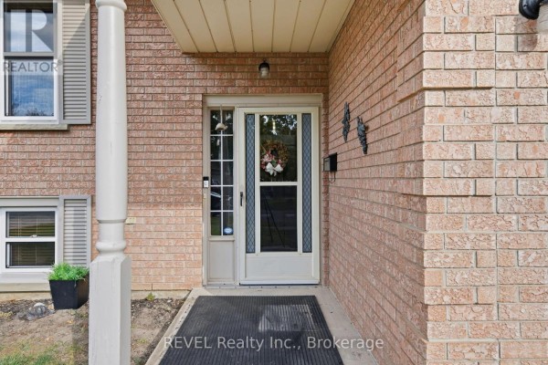 Kitchen - 10 Michelle Drive, St  Catharines, ON L2S3G7 Photo 4