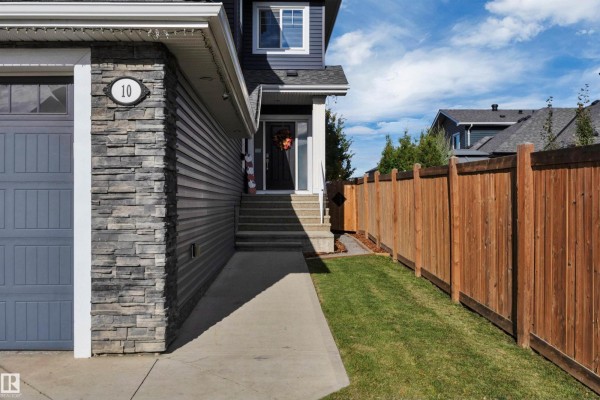 Family room - 10 Moberg Cl, Leduc, AB T9E1E5 Photo 4