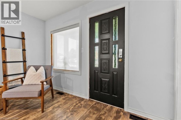 10 Monck Street, St  Catharines, ON, photo 2